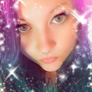 Meet your Posher, Carissa